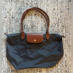 Authentic Longchamp Le Pliage Shoulder Bag (Medium)